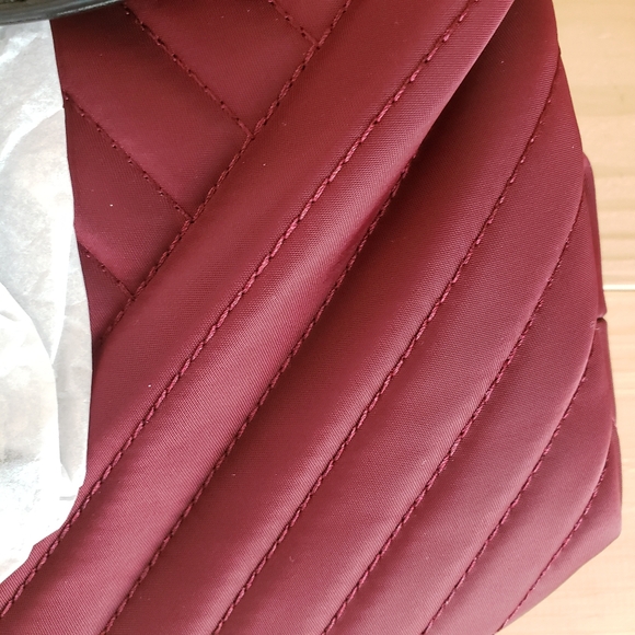 Jessica Moore Quilted Backpack Berry Black Magnetic Closure Med New - Picture 5 of 11